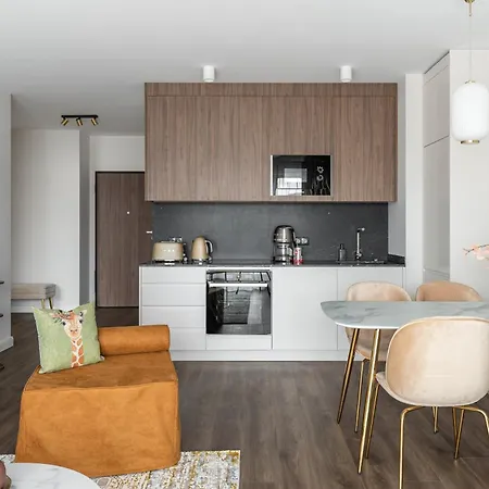 Old Town Scala Apartamens C With Parking By Lion גדנסק