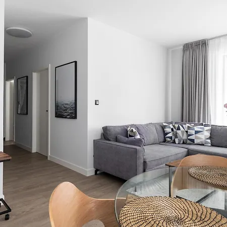 Old Town Scala Apartamens C With Parking By Lion דירה *