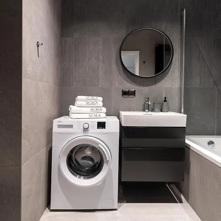 Lejlighed Old Town Scala Apartamens C With Parking By Lion